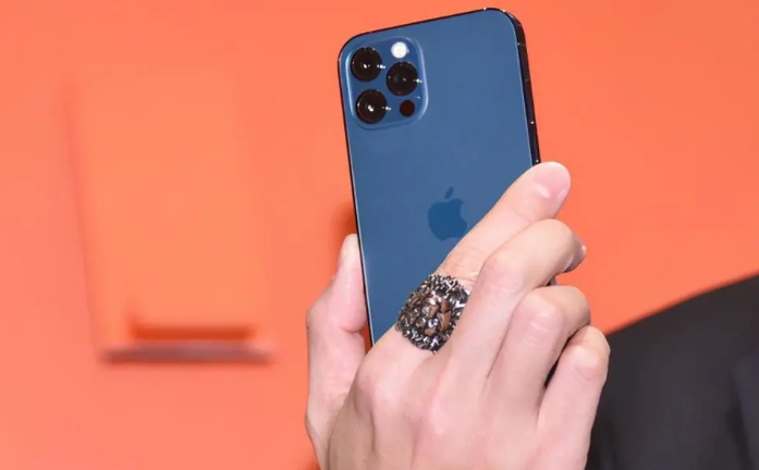 紫阳苹果手机维修分享iPhone12系列重启方法教程 